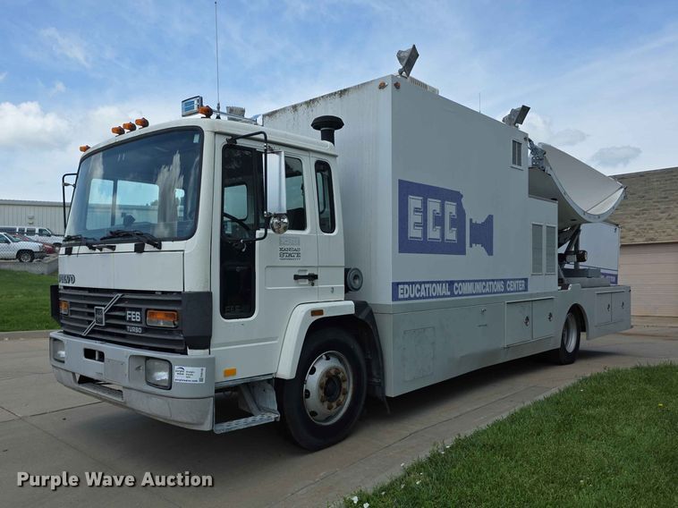 1990 Volvo FE613 satellite communication truck - FH6146