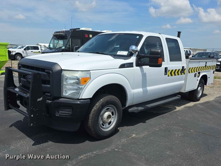 2016 Ford F250 Super Duty Crew Cab utility bed pickup truck - FH6159