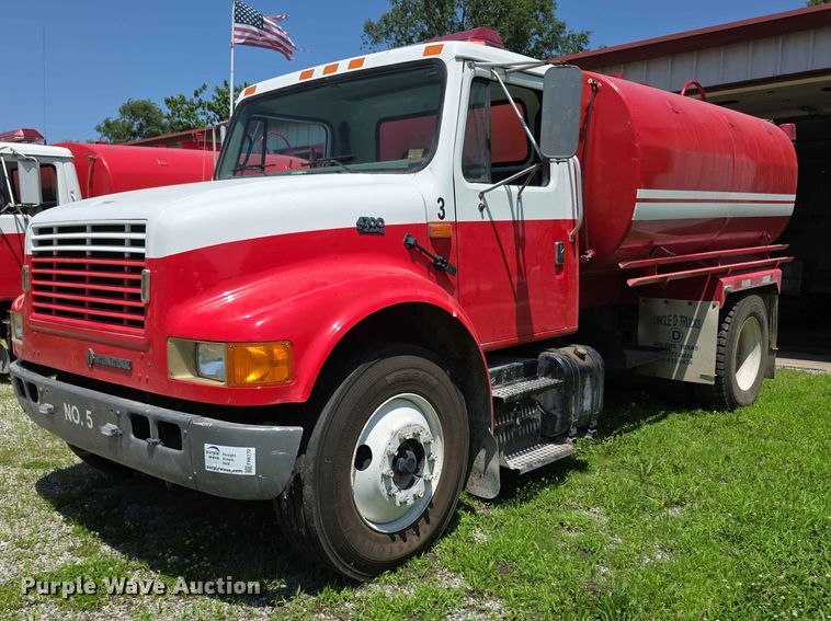 1996 International 4700 tank truck - FH6170