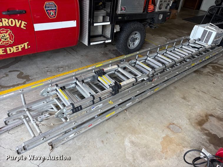 Approximately 6 ladders - FI0219