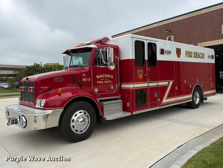2001 Peterbilt 330 rescue vehicle - FK0252