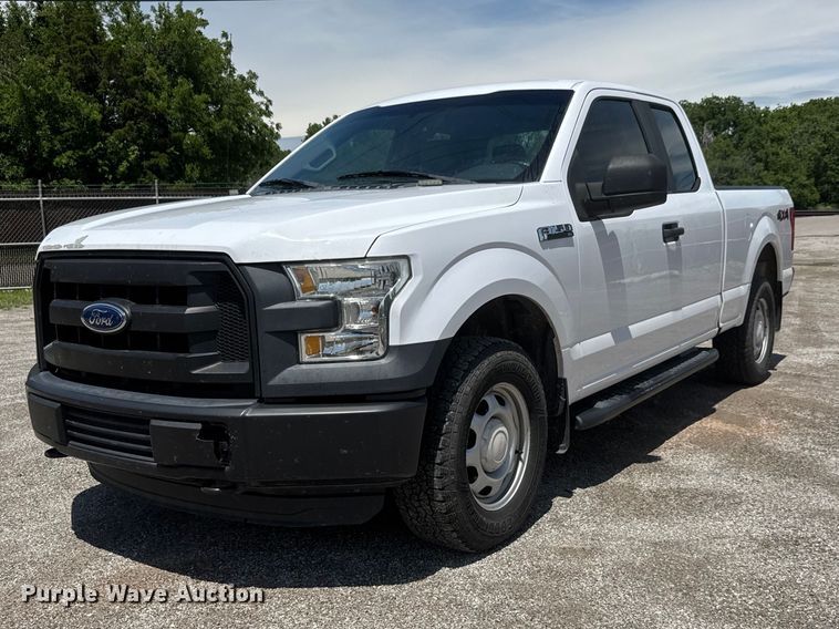 2016 Ford F150 XL Ext. Cab pickup truck - NA9392