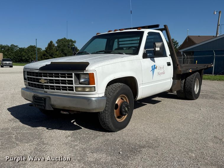 1991 Chevrolet C3500 dump flatbed pickup truck - NA9528