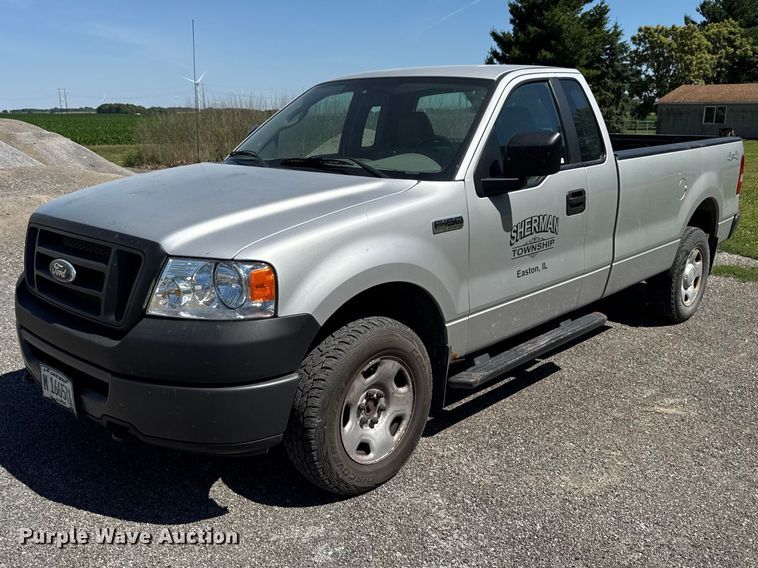 2007 Ford F150 XL pickup truck - OE9608