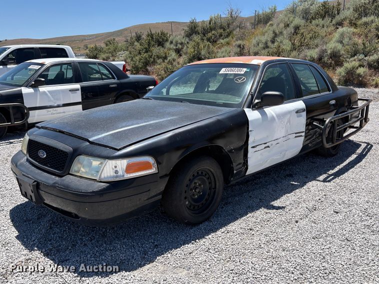 2001 Ford Crown Victoria Police Interceptor  - YA3670