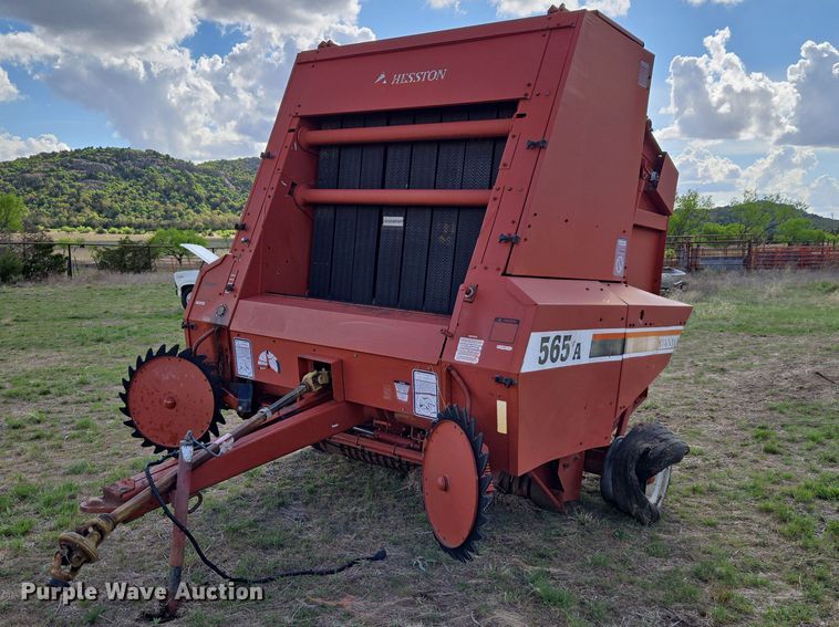Hesston 565A round baler - ET5152