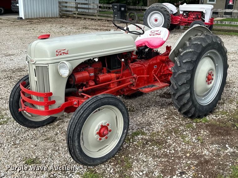 Ford 9N tractor - FB5712