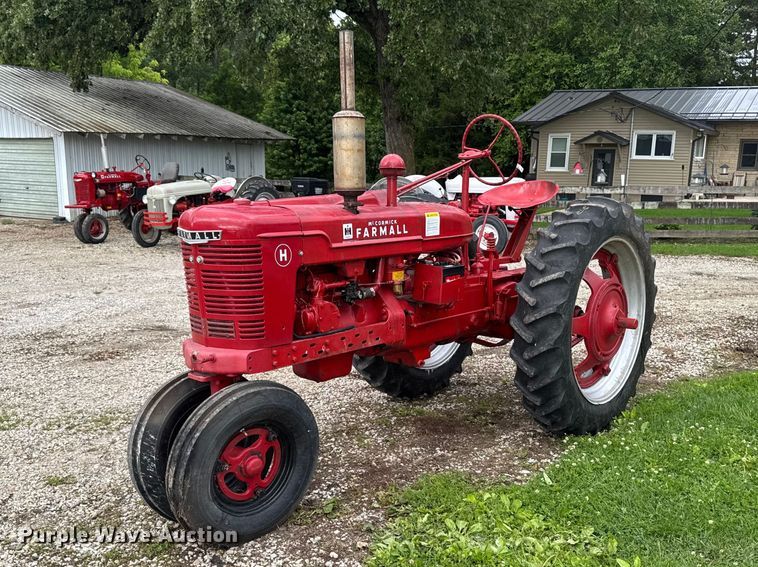 Farmall H tractor - FB5714