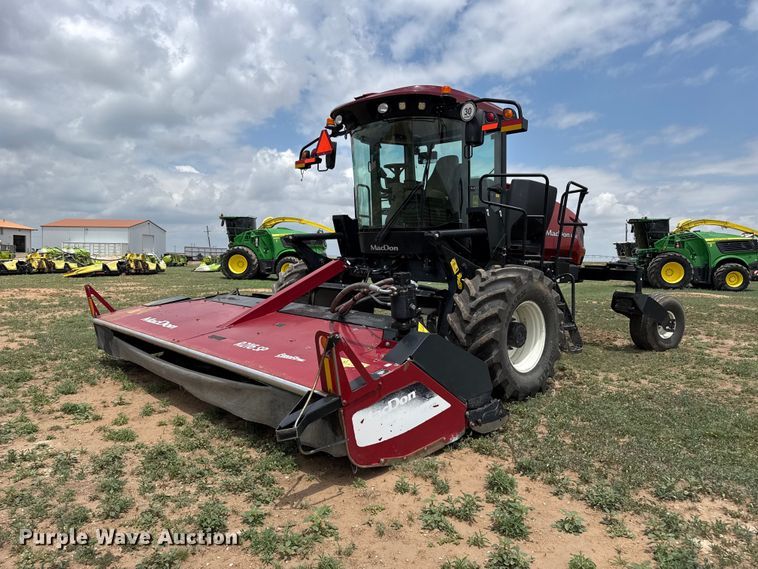 2022 Macdon M1240 swather / windrower - FB6755