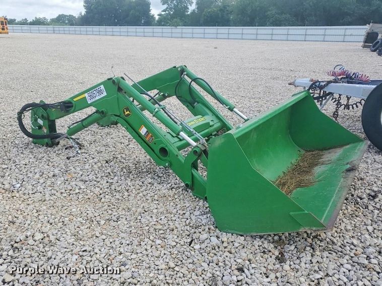 2020 John Deere 520M loader - YA3856