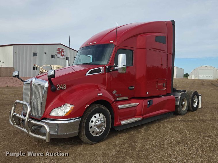 2019 Kenworth T680 semi truck - DP8967