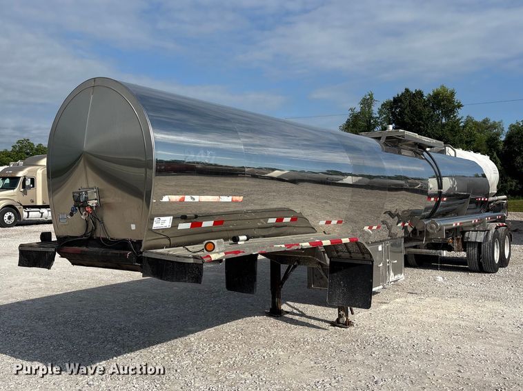1994 Bar-Bel Fabricating Co. pneumatic dry bulk trailer - DV4391