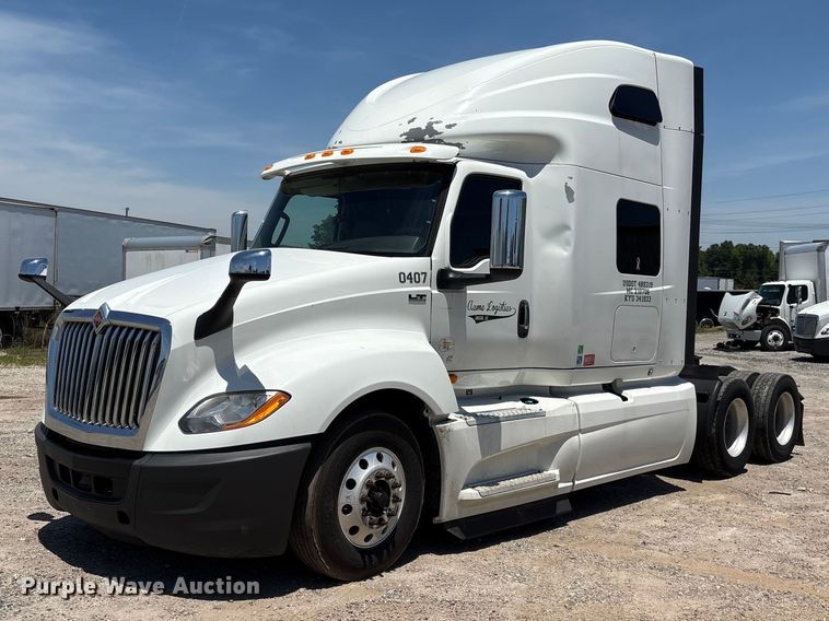 2019 International LT625 semi truck - EF1222
