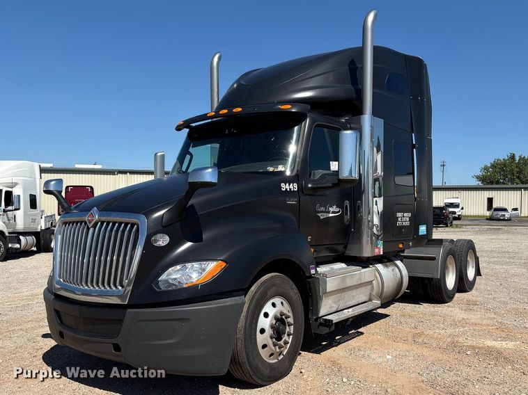 2021 International LT625 semi truck - EF1223