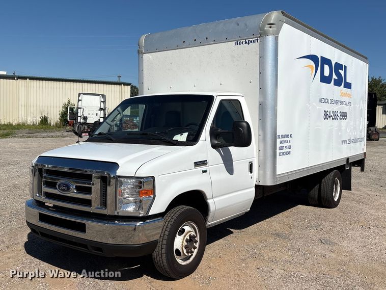 2019 Ford E350 box truck - EF1228