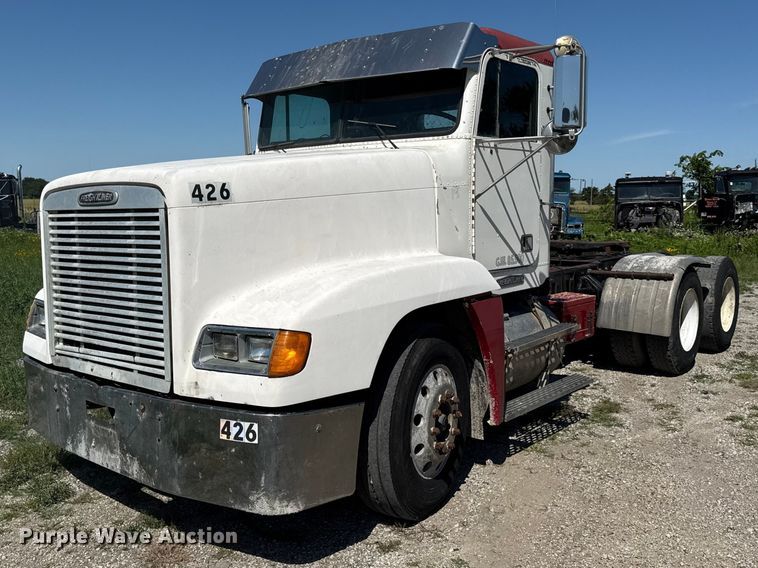 1996 Freightliner FLD semi truck - EN0417