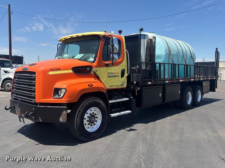2015 Freightliner 114SD tank truck - ER7558