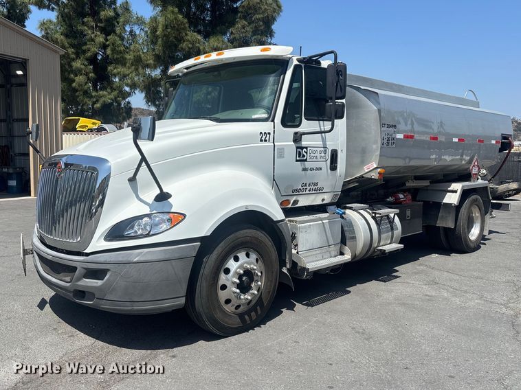 2017 International ProStar fuel truck - ER7563