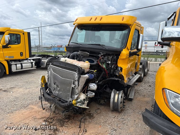 2025 Freightliner Cascadia 126 truck cab and chassis - ET6294