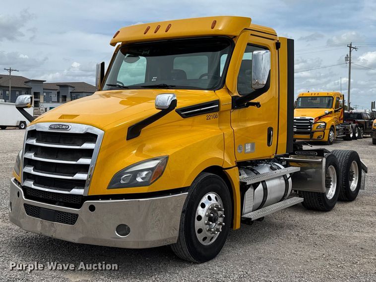 2022 Freightliner Cascadia 126 semi truck - ET6295