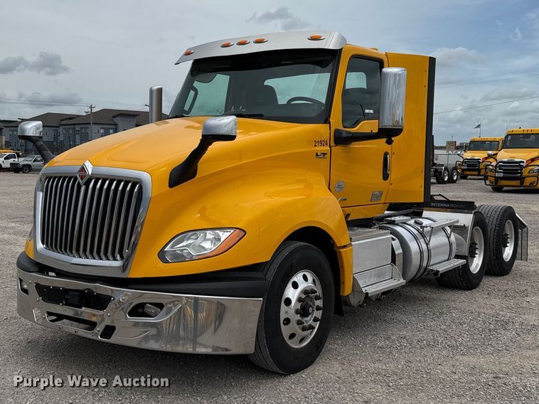 2021 International LT625  semi truck - ET6296