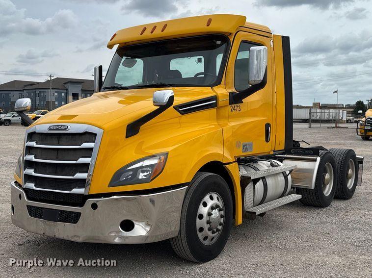 2020 Freightliner Cascadia 126 semi truck - ET6298