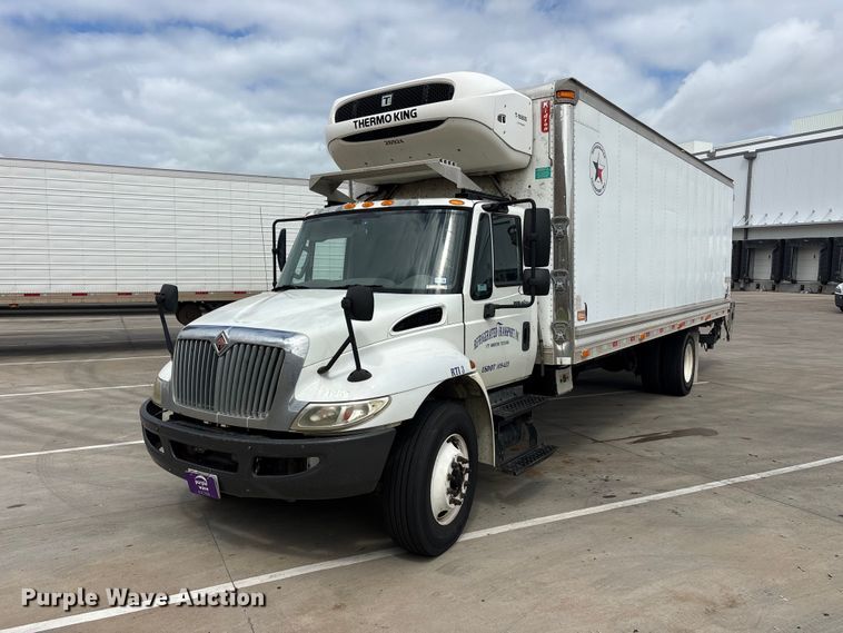 2013 International 4300 refrigerated truck - EU5704