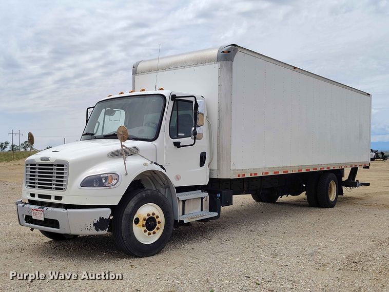 2020 Freightliner M2 106 box truck - EW1022