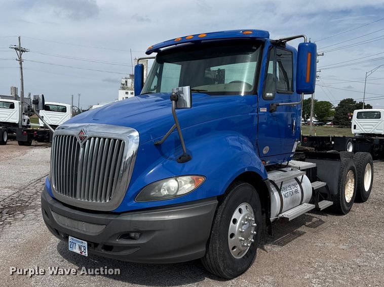 2010 International Prostar Premium semi truck - FB6728