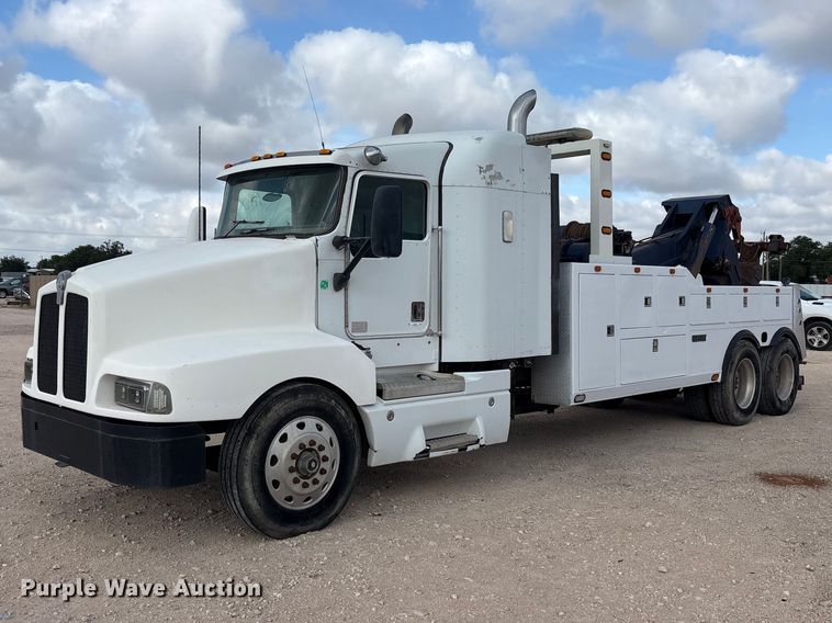 2000 Kenworth T600 tow truck - FC2404
