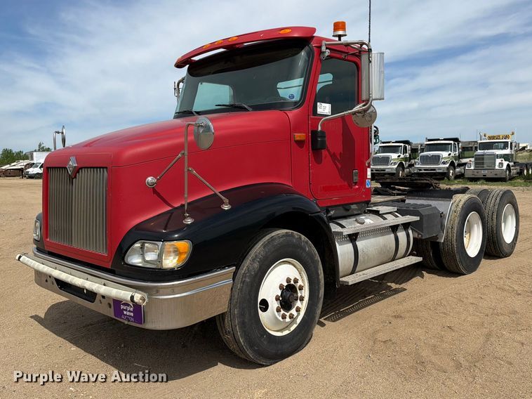 2007 International 9200i semi truck - FK0216