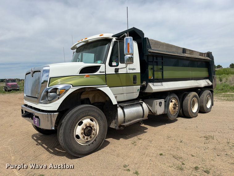2014 International WorkStar 7500 dump truck - FK0222