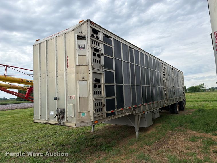 2007 Barrett Trailers, Inc. livestock trailer - FK4017