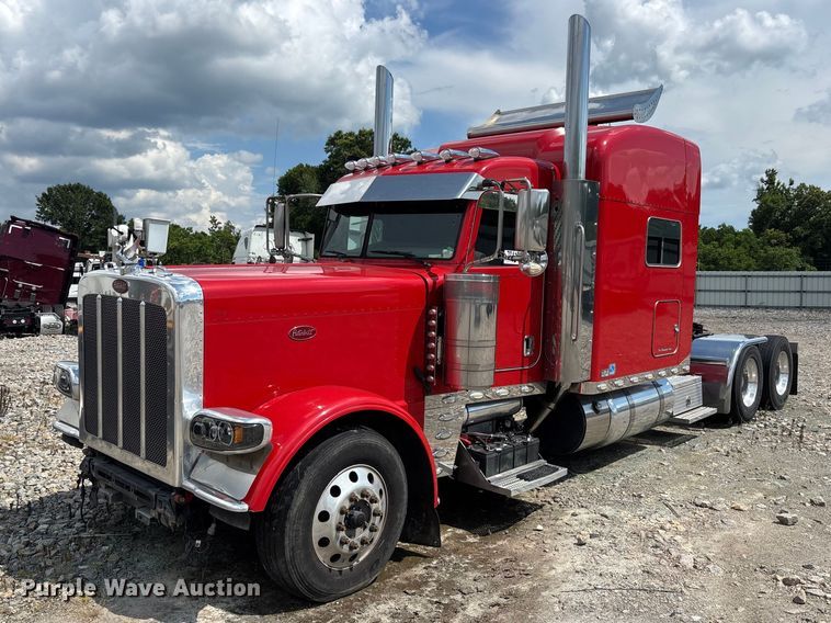 2020 Peterbilt 389 semi truck - YA2665