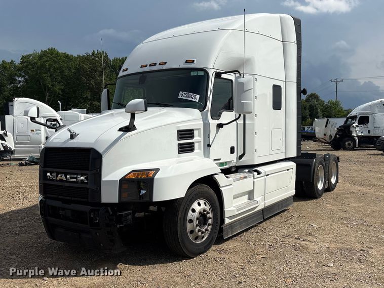2023 Mack Anthem semi truck - YA3395