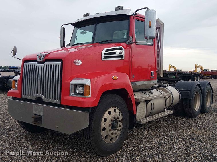 2021 Western Star 4700 semi truck - YA3571