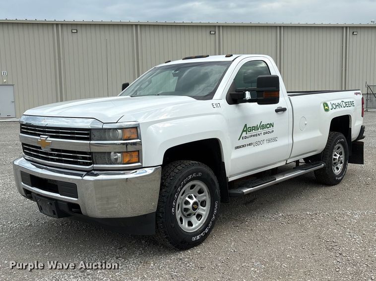 2015 Chevrolet Silverado 3500HD pickup truck - DO5243