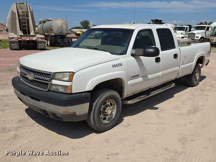 2005 Chevrolet Sierra 1500 Ext. Cab pickup truck - DP8955