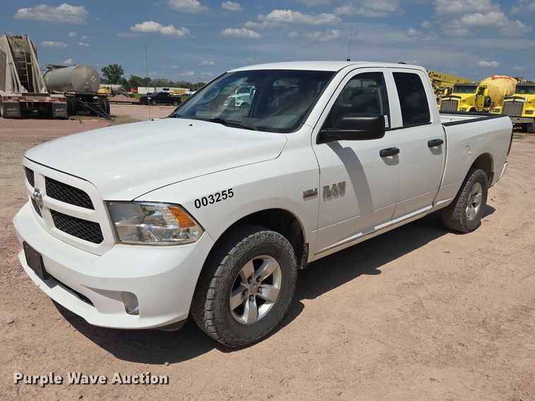 2017 RAM 1500 Ext. Cab pickup truck - DP8957