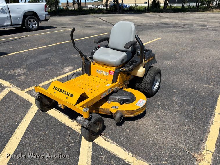 2017 Hustler 936492 ZTR lawn mower - DQ7849