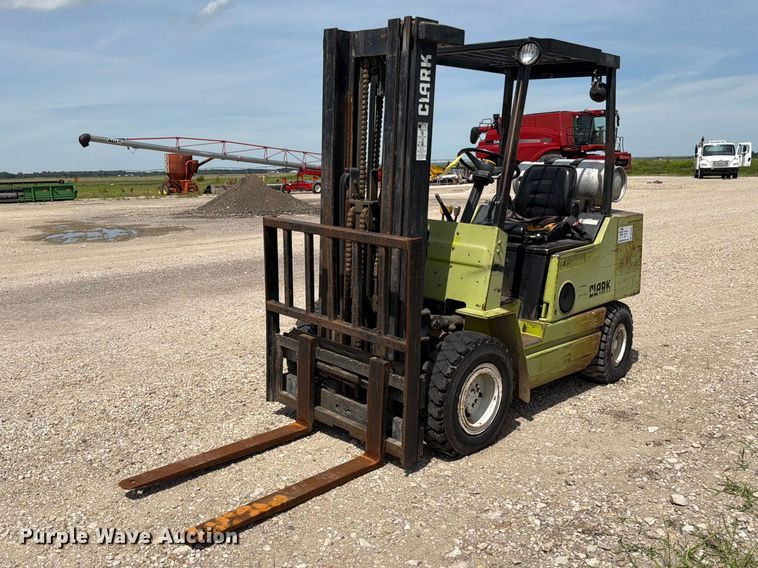 Clark GPX25 forklift - DQ7853