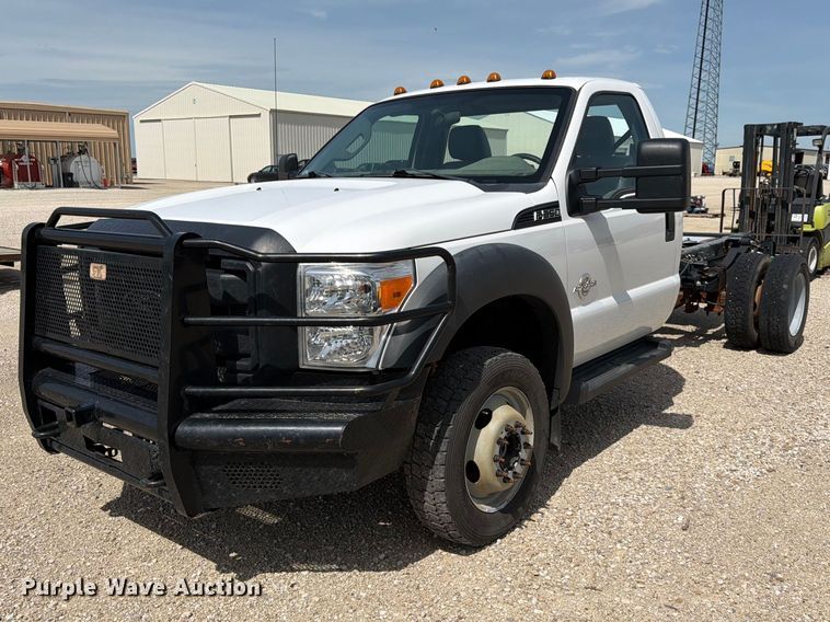 2014 Ford F550 truck cab and chassis - DQ7858