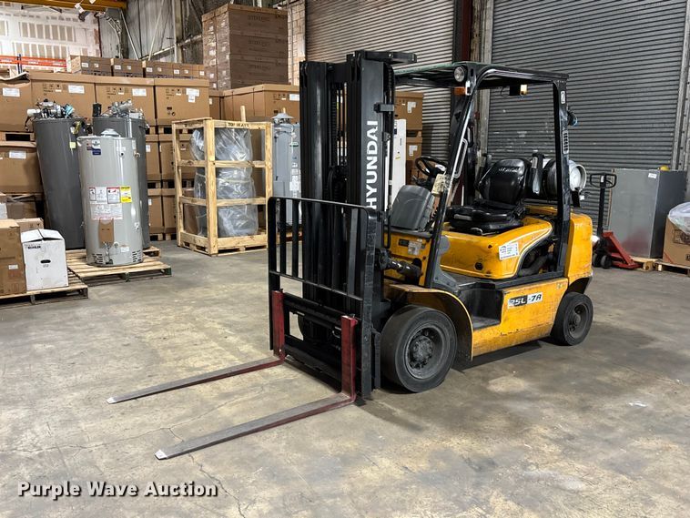 2018 Hyundai 25LC-7A forklift - DU6347