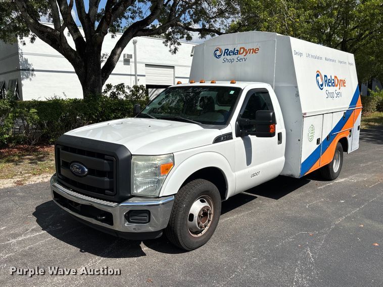 2015 Ford F350 Super Duty utility van - DU6349