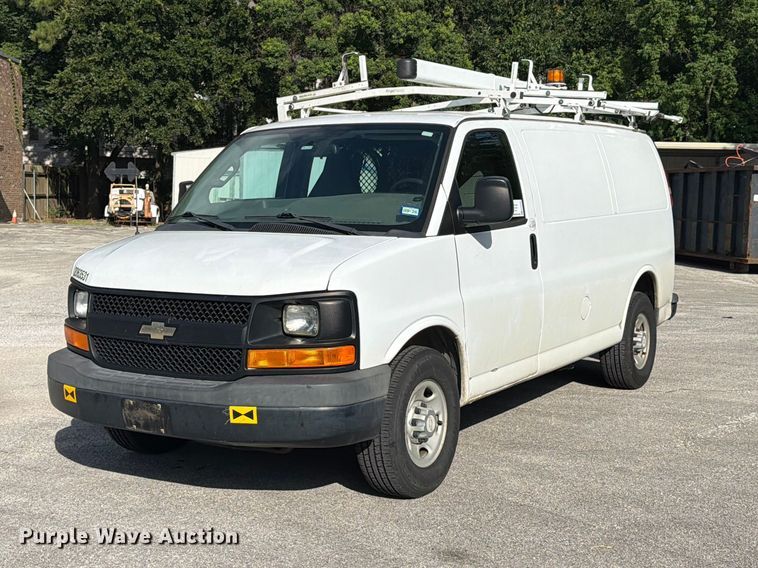 2016 Chevrolet Express 2500 van - ED5324