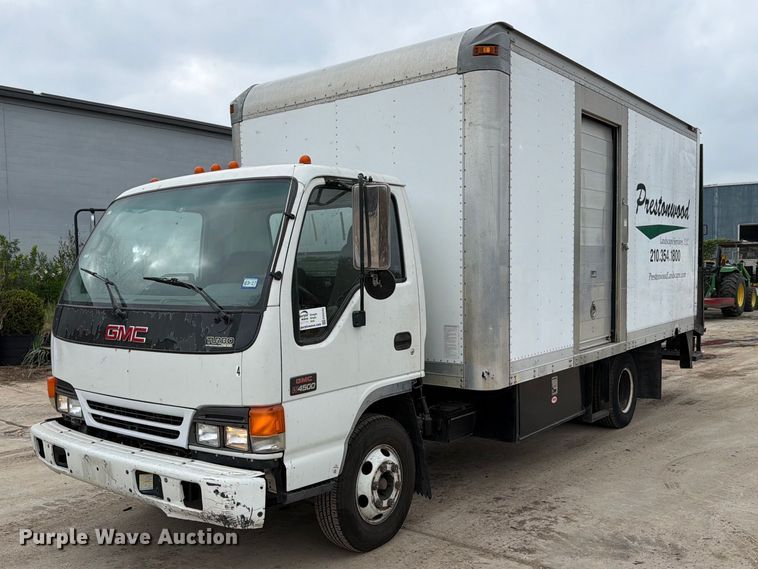 2005 GMC W4500 box truck - ED5342