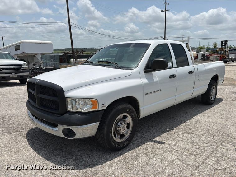 2004 Dodge Ram 2500 Crew Cab pickup truck - ED5346