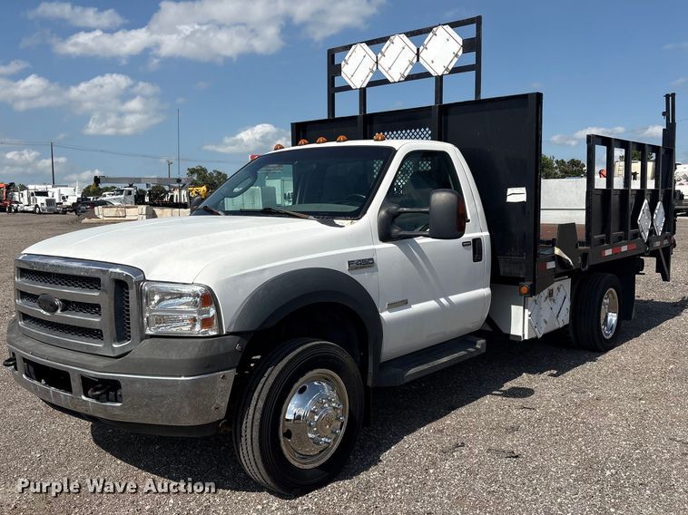 2007 Ford F450 Super Duty flatbed truck - EG5884