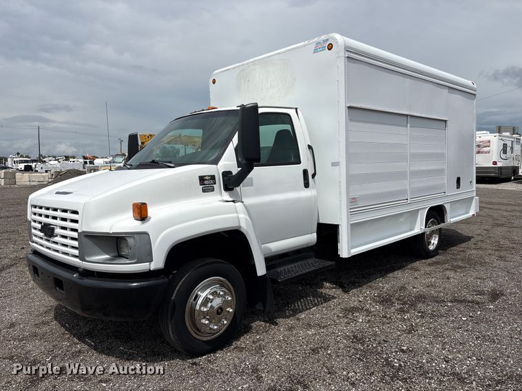2007 Chevrolet C4500 box truck - EG9137
