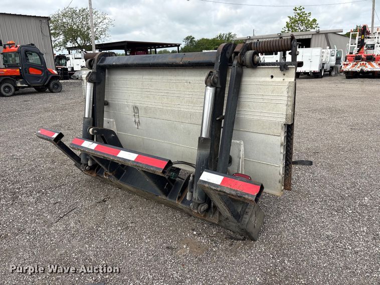 2013 Palfinger ILT40 end gate lift - EG9169